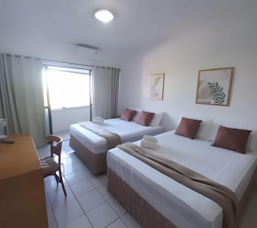 Apartamento na Praia do Meio | Piscina e garagem | Próximo ao Centro